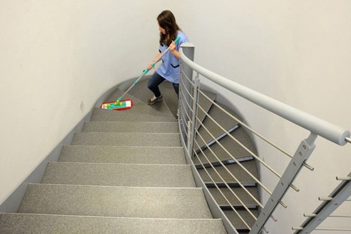 Merdiven temizliği